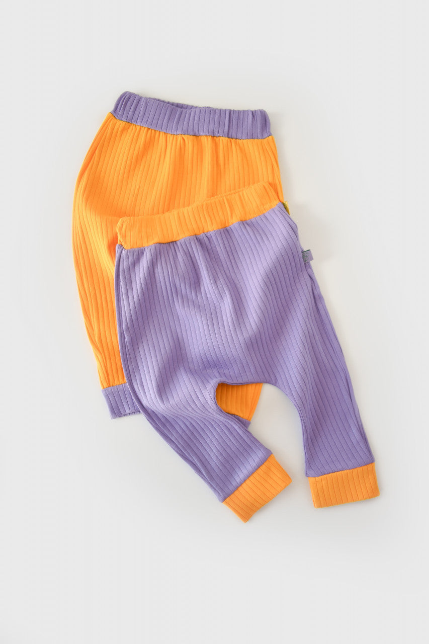 Set 2 pantaloni Ribana Bebe Unisex din bumbac organic si 5%elastan - Ecru/Bordo, BabyCosy